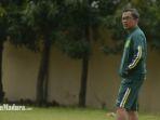 aji-santoso-di-lapangan-polda-jatim.jpg