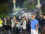 akbp-satria-permana-memberikan-penghargaan-kepada-rkh-abbas-muhammad-katandur.jpg
