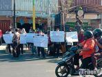 aksi-solidaritas-kompak-di-jalan-kabupaten.jpg
