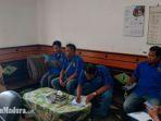 anggota-pwi-sampang-saat-berkunjung-ke-salah-satu-opd-untuk-menjalankan-hpn.jpg