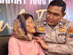 anggota-satlantas-polres-pasuruan-saat-membantu-nenek-yang-pikun.jpg