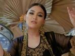 ayu-ting-ting-tatitut-yang-viral-di-tiktok-dan-youtube.jpg