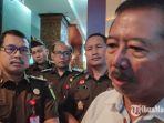 bambang-dh-setelah-diperiksa-di-kejati-jatim-pada-penyidikan-kasus-dugaan-korupsi-ykp-dan-pt-yekape.jpg