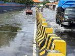 banjir-rob-masih-menggenangi-jalan-kalimas-baru-surabaya-jumat-2852021.jpg