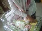 bayi-ganteng-yang-dijenguk-oleh-bupati-jember-faida.jpg