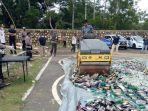 40 Orang Ditangkap Ratusan Botol Miras di Pamekasan Dimusnahkan, Begitu Pula 30 Knalpot Brong