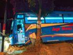 bus-po-jaya-utama-indo-tabrak-sepeda-motor-di-tuban.jpg