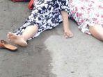dua-wanita-pengendara-sepeda-motor-tersungkur.jpg