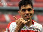 ekspresi-bek-madura-united-fabiano-beltrame-usai-mengalahkan-ps-tni.jpg