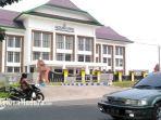 gedung-baru-dprd-kabupaten-bangkalan-di-jalan-halim-perdana-kusuma-ring-road-timur.jpg