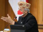 gubernur-jawa-tengah-ganjar-pranowo-mengenakan-baju-adat-lampung.jpg