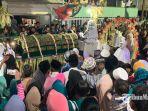 hampir-seluruh-warga-pulau-masalembu-menyaksikan-langsung-tradisi-tahunan-bulan-ramadan.jpg