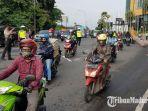 hari-kedua-pelaksanaan-psbb-di-bundaran-waru-lancar-dan-tidak-ada-kemacetan.jpg