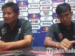 hartono-ruslan-pelatih-sriwijaya-fc-kiri-saat-berada-di-stadion-gelora-ratu-pamelingan-sgrp.jpg