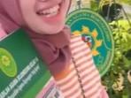 janda-berfoto-dengan-akta-cerai-sedang-jadi-tren.jpg