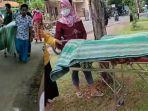 jenazah-pasien-covid-19-dijemput-paksa-oleh-keluarganya-di-rsi-garam-kalianget.jpg