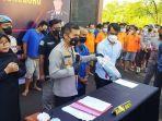 kapolres-bojonegoro-akbp-muhammad-ungkap-kasus-persetubuhan-anak-di-bawah-umur.jpg