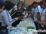 kapolres-tulungagung-akbp-tofik-sukendar-memantau-langsung-tes-urine-ratusan-perwira.jpg