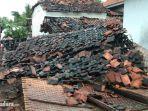 keadaan-rumah-warga-usai-hujan-deras-dan-angin-puting-beliung.jpg