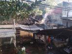 kebakaran-di-rumah-sekaligus-tempat-jasa-cuci-baju-di-kabupaten-trenggalek.jpg