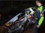 kecelakaan-maut-yang-melibatkan-mobil-honda-odyssey-terbakar-di-tol-malang-surabaya.jpg