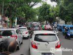 kemacetan-yang-terjadi-di-sejumlah-ruas-jalan-di-kota-malang-sabtu-5122020.jpg