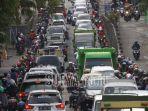 kepadatan-arus-lalu-lintas-di-jalan-rabu-grati-kota-malang.jpg