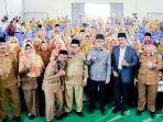 kepala-disdikbud-pamekasan-akhmad-zaini-bersama-bupati-pamekasan.jpg