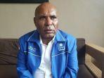 ketua-dpw-pan-papua-abock-busup-yang-juga-merupakan-mantan-bupati-yahukimo.jpg