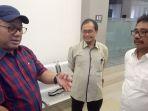 ketua-timsel-kpu-jatim-suko-widodo-dan-arief-budiman-ketua-kpu-ri.jpg