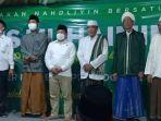 ketua-umum-pkb-abdul-muhaimin-iskandar-disela-safarinya-di-jawa-timur-saat-di-bangkalan.jpg