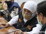 khofifah-indar-parawansa-dalam-konferensi-pers-di-gedung-negara-grahadi1.jpg