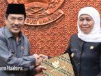 khofifah-indar-parawansa-menyerahkan-spt.jpg