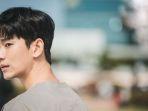 kim-soo-hyun-dalam-drama-its-okay-to-not-be-okay.jpg