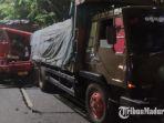 kondisi-kedua-truk-pasca-mengalami-kecelakaan-di-jalan-raya-kh-wahid-hasyim-kecamatan-sampang.jpg