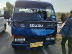 kondisi-minibus-setelah-mengalami-kecelakaan-maut-di-jalan-raya-desa-dharma.jpg