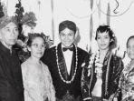 kunci-jawaban-bahasa-inggris-kelas-10-kurikulum-2013-text-structure-tentang-BJ-Habibie.jpg