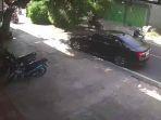 lima-pengendara-sepeda-motor-tiba-tiba-tertimpa-dahan-pohon-di-Bangkalan.jpg
