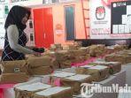 logistik-pemilu-2019-di-kantor-kpu-sumenep-yang-akan-dikirim-ke-pulau-sapeken.jpg