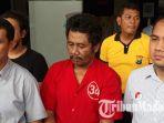 m-maksum-pelaku-pembacokan-petugas-satpol-pp-saat-digelandang-di-mapolrestabes-surabaya.jpg