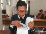 mahasiswa-dengantugas-akhir-ribuan-halaman.jpg