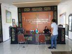 manager-ud-pratama-inti-sukses-leo-dominus-parinusa-saat-mendatangi-kantor-kejari-sumenep.jpg