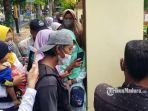 massa-dari-keluarga-korban-saat-memaksa-masuk-ke-dalam-kantor-pn-sumenep.jpg
