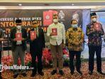 menkopolhukam-ri-mahfud-md-buku-islah-bahrawi-di-hotel-wyndham-surabaya-minggu-24102021.jpg