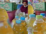minyak-goreng-curah-yang-dijual-di-pasar-pramuka-tuban.jpg