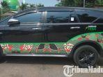 mobil-dinas-pemkab-pamekasan-di-branding-motif-batik-sekar-jagad.jpg
