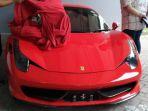 mobil-mewah-supercar-ferrari-yang-diduga-disita-polda-jatim.jpg