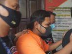 oknum-anggota-dprd-kabupaten-bangkalan-seusai-gelaran-rekonstruksi-atas-kasus-penembakan.jpg