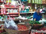 pedagang-di-pasar-larangan.jpg