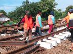 pekerja-sedang-melakukan-pekerjaan-switchover.jpg